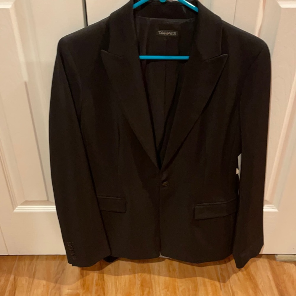 Tahari women’s blazer